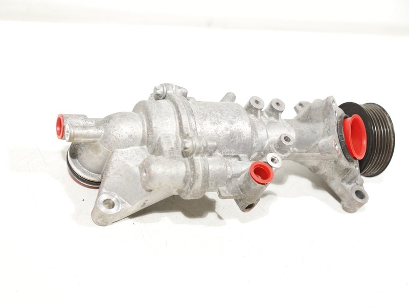 2015-2018 Mercedes W205 2.0L Engine Water Pump 274 200 03 07 OEM