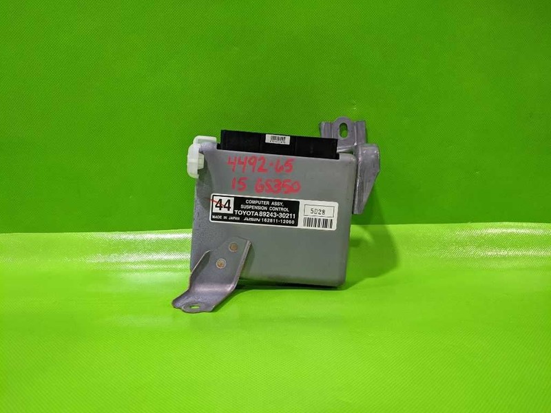 13 14 15 LEXUS GS350 SUSPENSION CONTROL MODULE OEM 4492-65