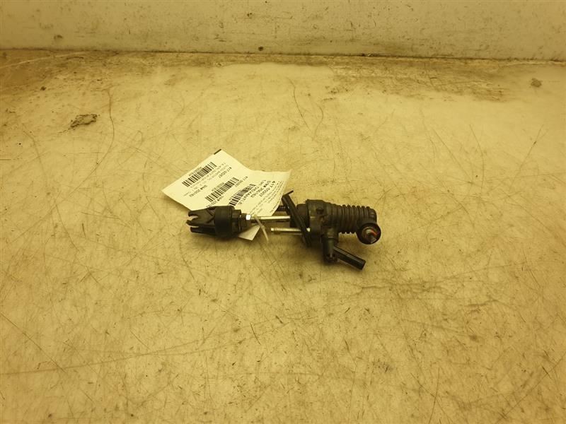 09-17 TOYOTA COROLLA 2.4L 4CYL MT CLUTCH MASTER CYLINDER ASSEMBLY