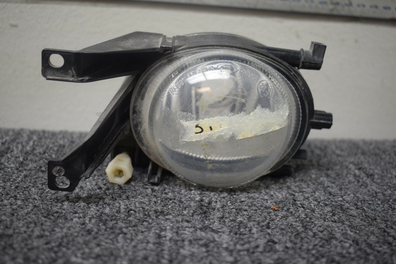 2001-2003 BMW 525I FOG LIGHT FACTORY OEM