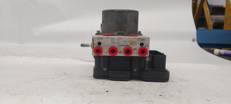 20-'23 NISSAN VERSA ABS pump module assembly 71k miles OEM