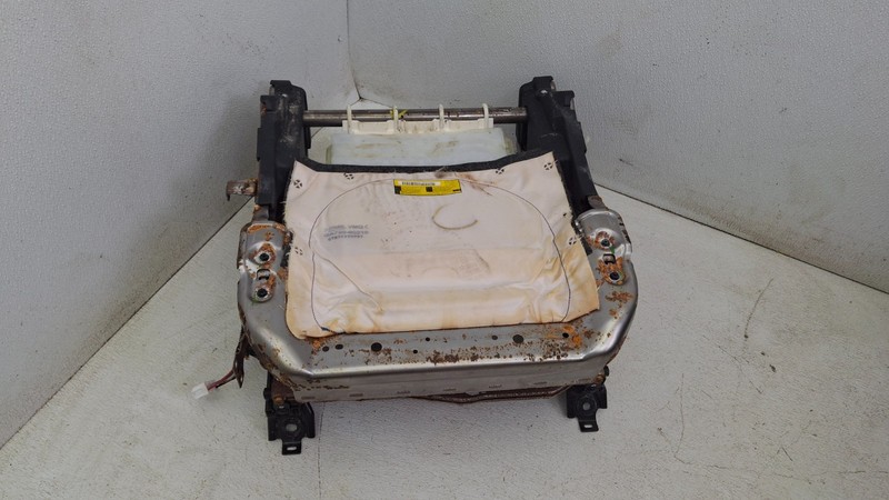 2015-2019 SUBARU OUTBACK FRONT RIGHT SIDE SEAT LOWER TRACK FRAME & MOTOR OEM