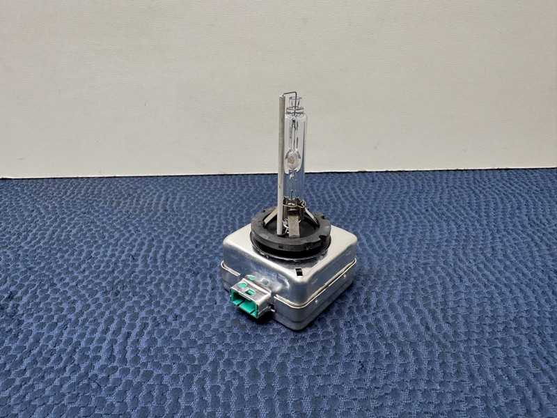02-19 BMW E82 E92 F22 F30 F32 Blue Xenon Headlight Lamp Light Bulb Module Plug