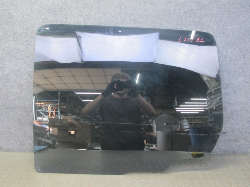 2003-2009 HUMMER H2 REAR LEFT DOOR GLASS WINDOW