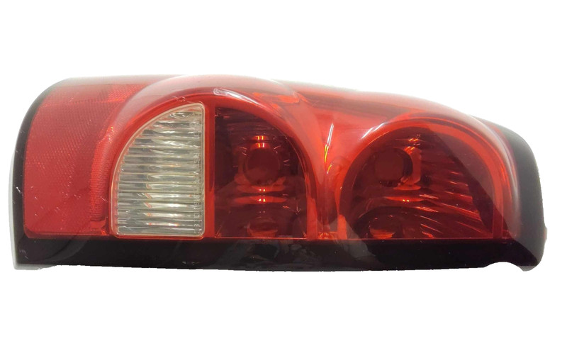 Chevrolet Silverado 1500 LH Driver Tail Light Small Crack 2006 P/N 16530965