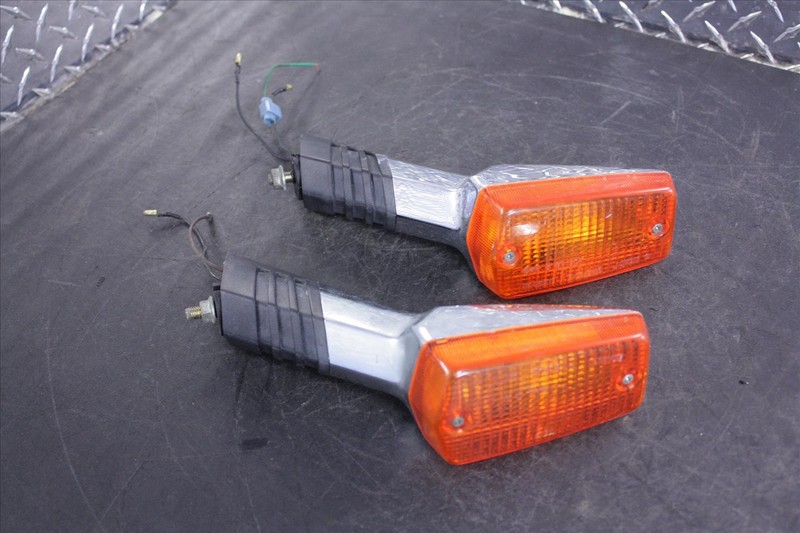 83 YAMAHA XVZ12 T VENTURE REAR TURN SIGNALS BLINKERS LIGHTS PAIR XVZ 1200