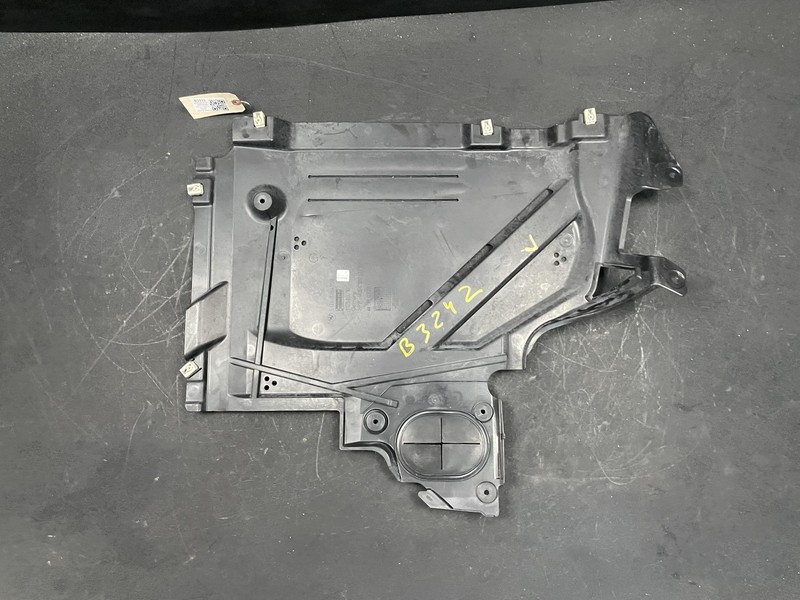 Fuel Tank Left Under Cover Splash Shield 2018 BMW X1 51757354759 2016- 2022