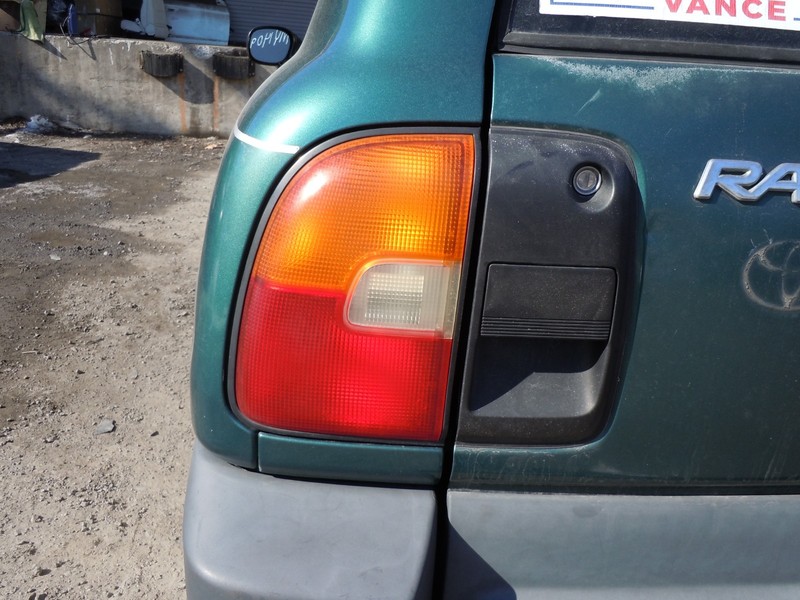 1996 1997 Toyota RAV4 Tail Light Lamp Driver Left