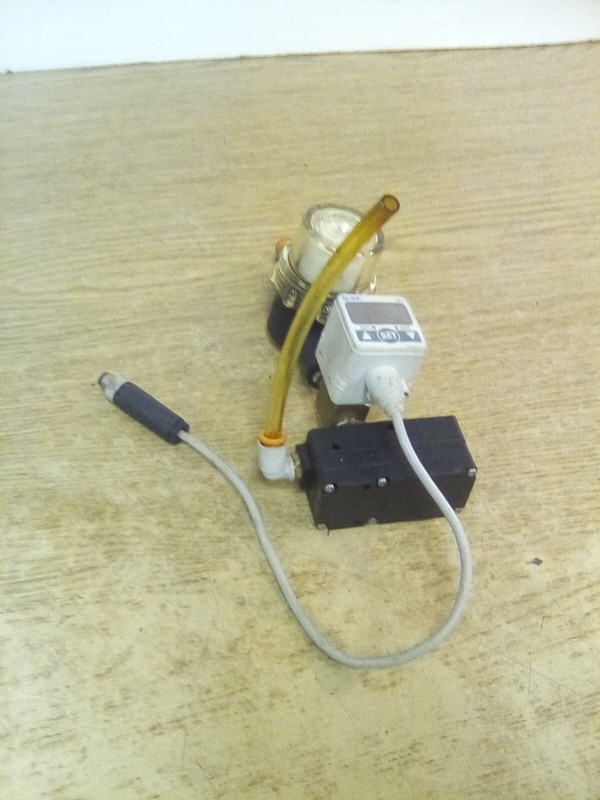 SMC ZSE40-T1-22L Vacuum Pressure Switch W/ PIAB PPSF.125-X10 Filter And M20A6-BN