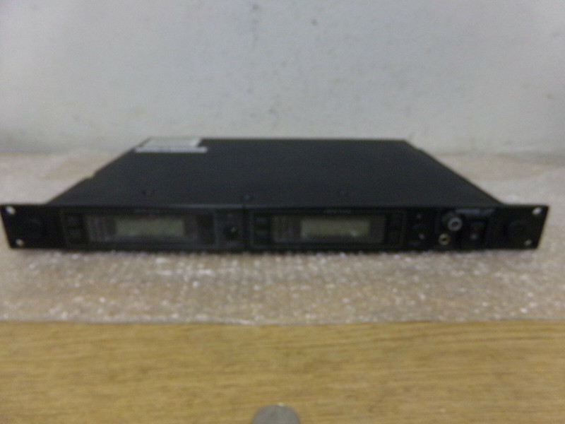 Shure Brothers Model U4D-UA Dual Receiver UHF Ver. 2 *FREE SHIPPING* 782-806