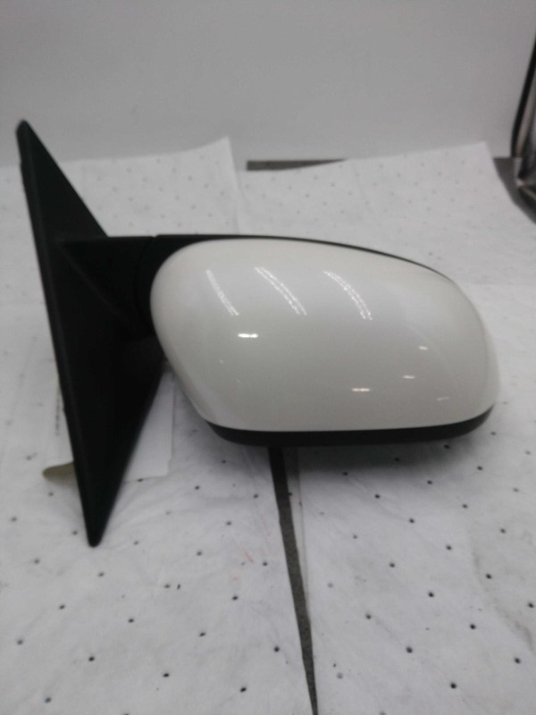 2023 KIA Soul Right Door Mirror Assembly White OEM Used 55K Miles