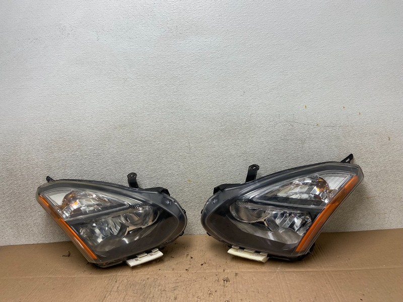 2009-2013 Nissan Rogue Left+Right Side Set Black Halogen Headlights OEM Y3325 DW