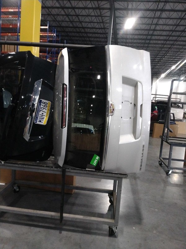 Used Deck Lid fits: 2015 Cadillac Escalade w/o model year break point privacy ti