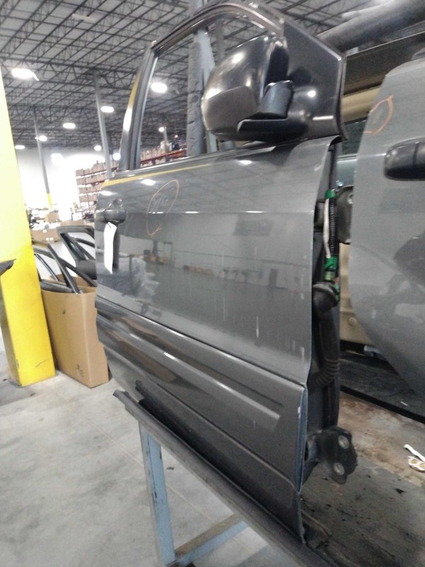 2007 Honda Pilot Right Door Grey Used - Dents & Light Scratches, 169K Miles