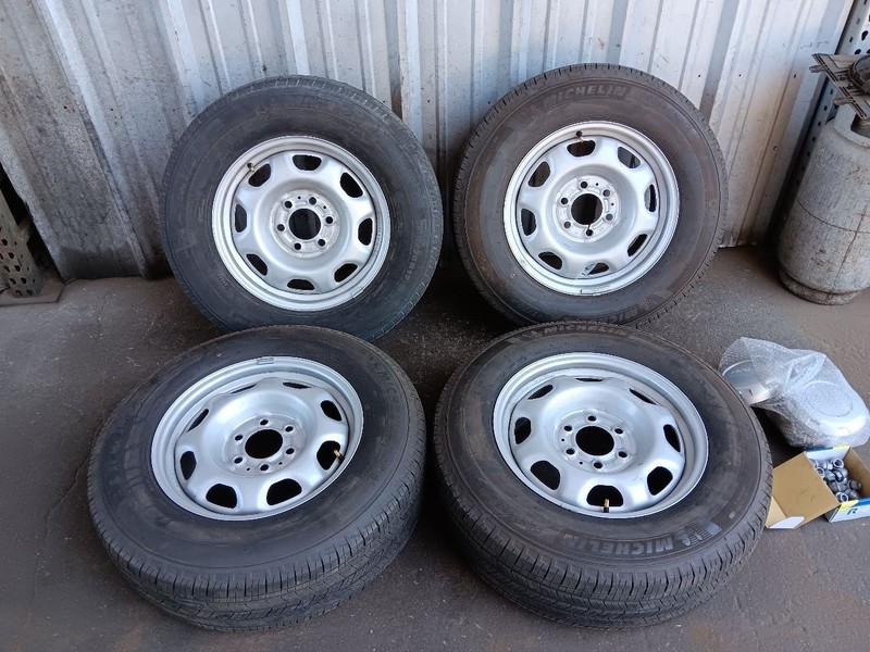 15-23 Ford F150 Pickup Set Wheels Rims Tires Factory 17" Inch Steel Alloys