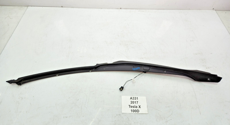 ✅ 16-20 OEM Tesla Model X Rear Left Side Door Lower Anti Pinch Sensor Trim