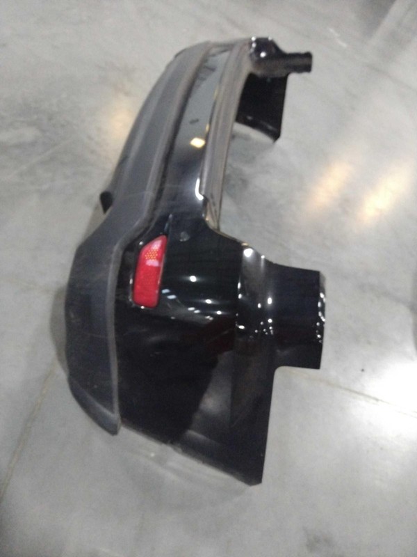 2012 Jeep Grand Cherokee Black OEM Bumper Assembly in Good Condition