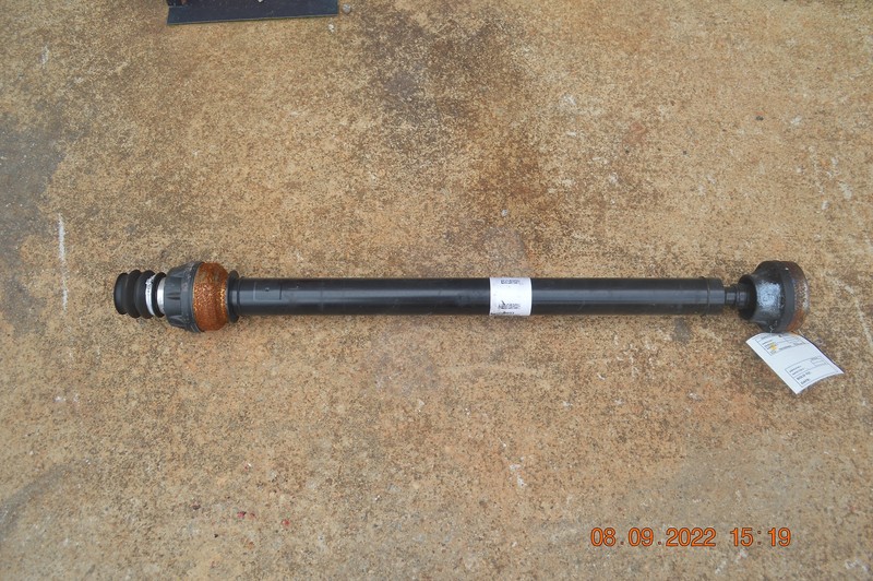2021-2022 GMC YUKON 6.2L 4WD FRONT DRIVESHAFT PROP PROPELLER OEM