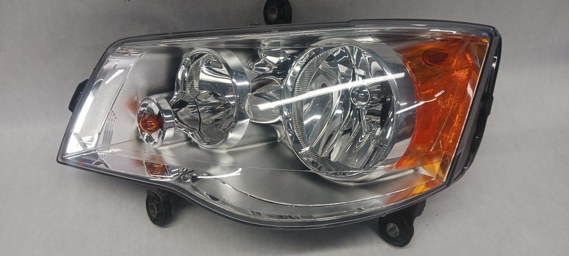 08-'16 CHRYSLER TOWN & COUNTRY Left driver headlight halogen chrome OEM Grade B