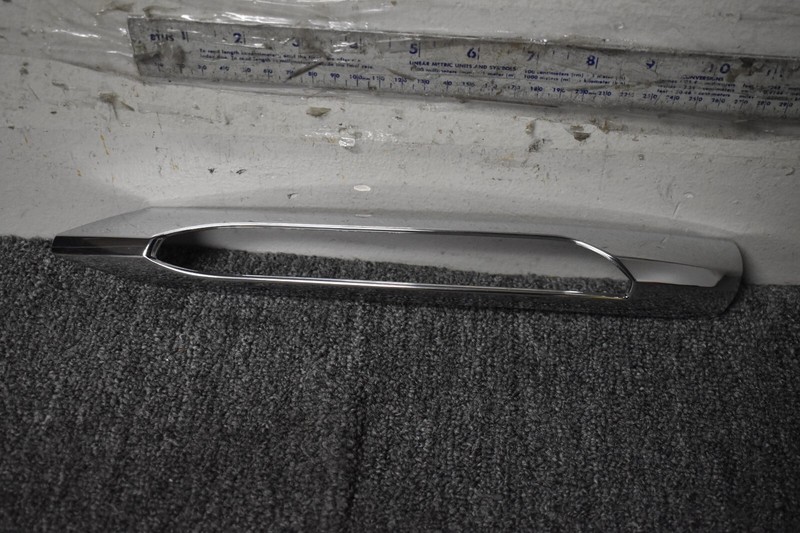 2012-2015 MERCEDES BENZ C250 BASE OUTER GRILLE TRIM FACTORY OEM