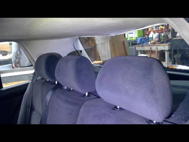 GOLF 2003 3 Rear Headrests 1685213