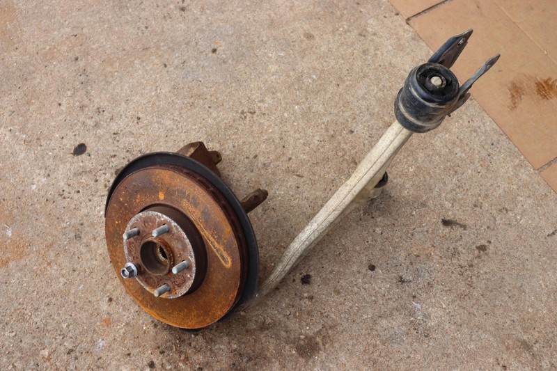 2012-2018 FORD FOCUS FWD FRONT LEFT SPINDLE KNUCKLE WHEEL HUB W/ CONTROL ARM OEM