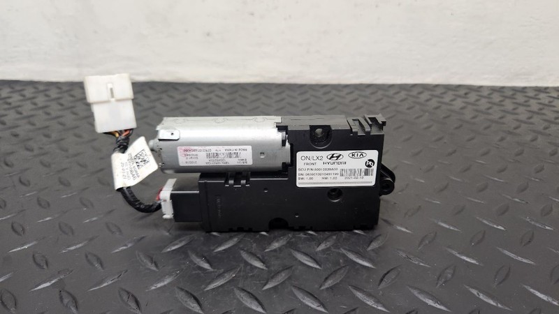 20-24 Hyundai Palisade Front Sunroof Motor OEM 81680-S8001