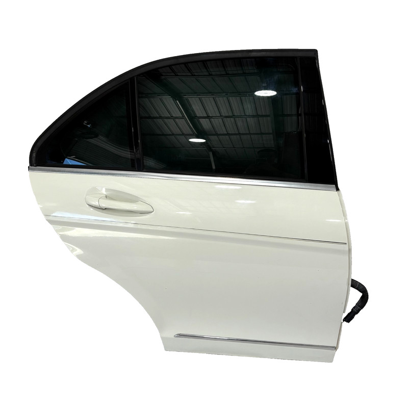 📌 2008-2014 MERCEDES-BENZ W204 C250 REAR RIGHT PASS SIDE DOOR SHELL WHITE OEM