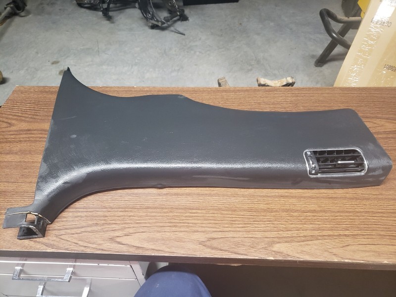 09 10 11 12 13 14 Hyundai Genesis Sedan Front Right Center Pillar Seat Belt Trim