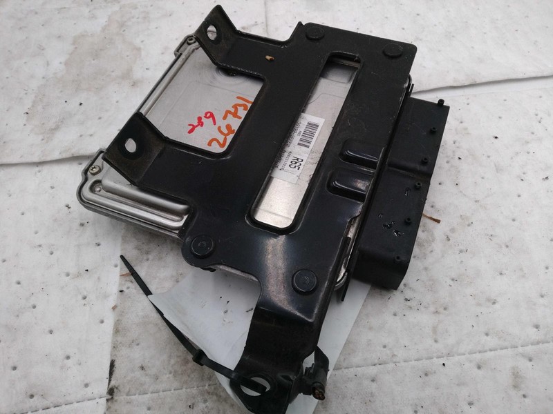 2018 Hyundai Elantra Engine Control Module ECM OEM Silver 391332EPE0 Used