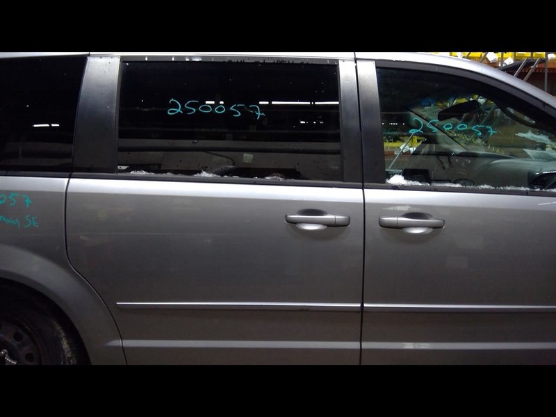 Passenger Rear Side Door Movable Glass Manual Closer Fits 08-20 CARAVAN 1535868