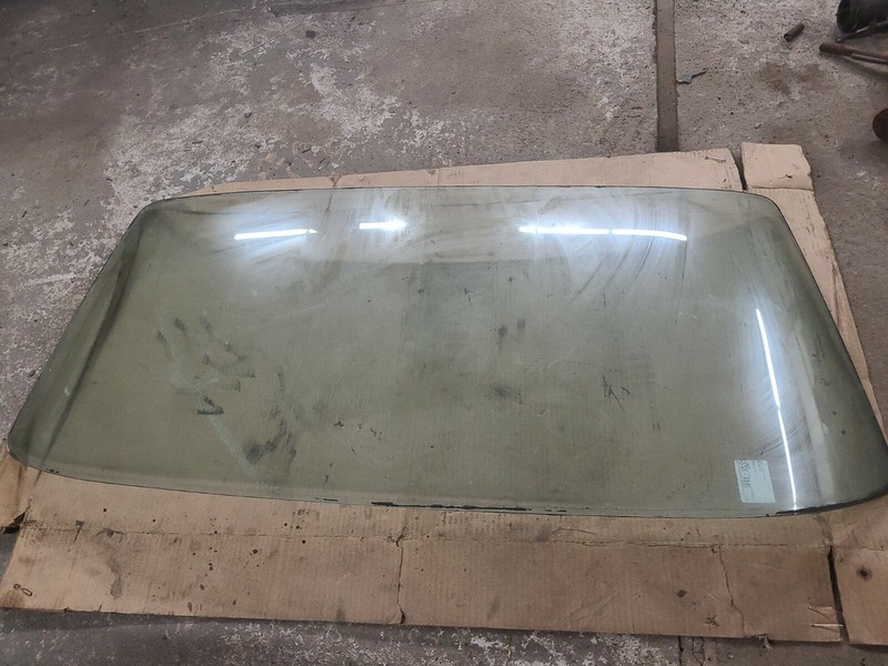 Mercedes benz 220 D/8 Rear Windshield Glass W114 W115 Sedan OEM