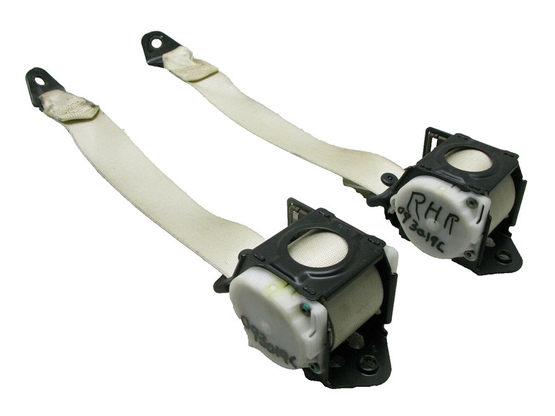 04-09 MERCEDES W209 COUPE CLK500 CLK320 CLK350 REAR SEAT BELT LEFT & RIGHT 09301