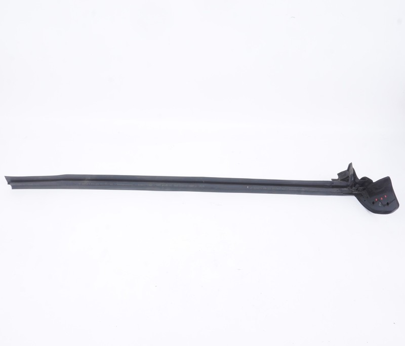 2014-2016 BMW 428I Convertible- REAR LEFT Quarter Panel Window SEAL / TRIM