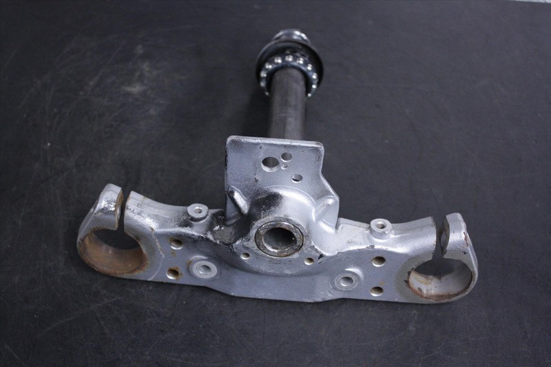 2007 HONDA VT 750 C SHADOW LOWER TRIPLE TREE CLAMP STEERING COLUMN VT750 07