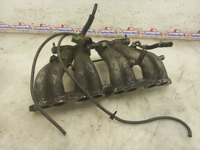 95-00 TOYOTA TACOMA LOWER INTAKE MANIFOLD 17111-75031 2RZFE