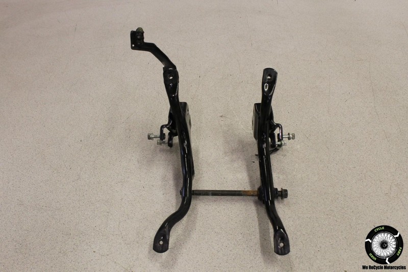 2006 Kawasaki Ninja 250R EX250F ENGINE MOUNT MOTOR BRACKET CRADLE EX 06