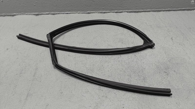 2018-2025 HONDA ACCORD REAR PASSENGER DOOR WINDOW GLASS RUN CHANNEL SEAL OEM
