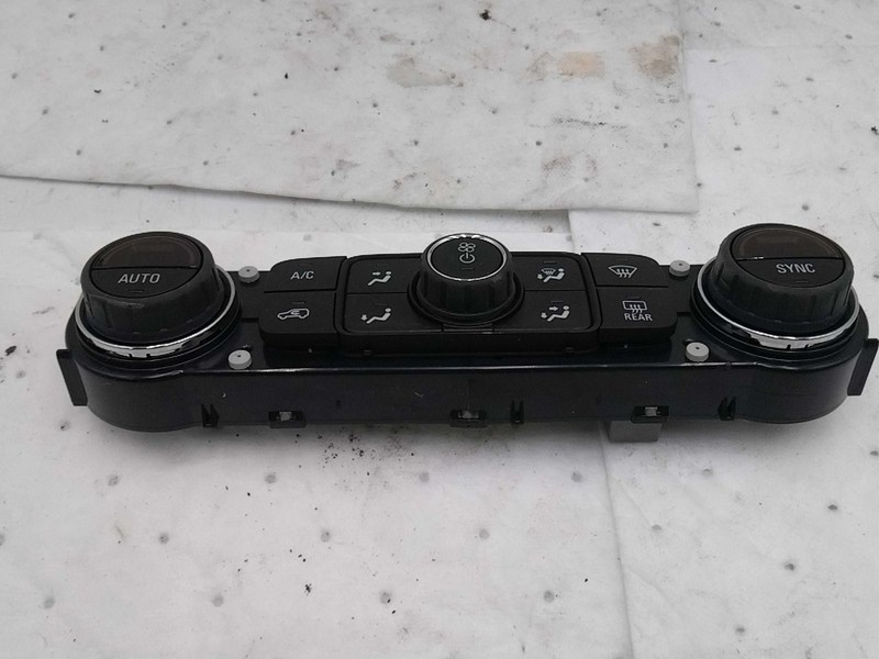 GMC Acadia 2023 A/C Selector Switch OEM Used 116K Miles - Fast Shipping