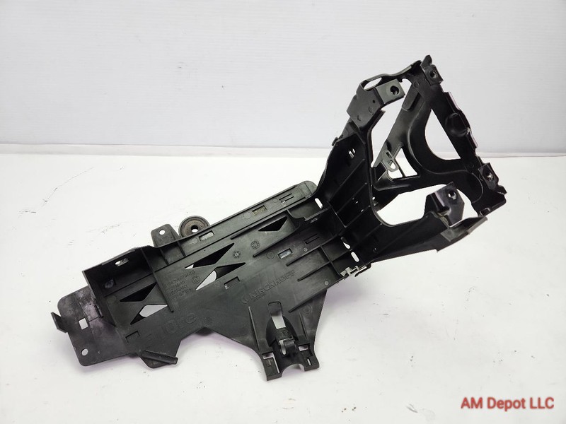 2013 BMW 535i 528i 550i M5 F10 Right Headlamp Headlight Support Bracket 7200794