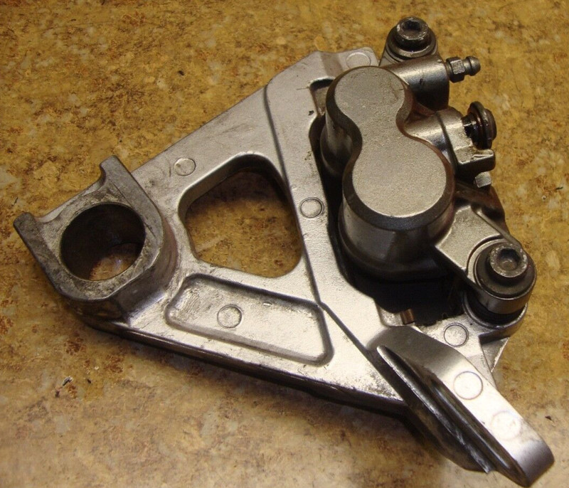 2002 Yamaha YZFR6 YZFR6L YZF R6 YZFR600 R 6 Rear Disk Brake Caliper Back 01 H10
