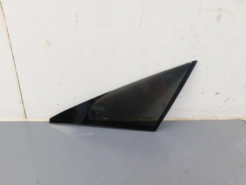 2015 14 - 18 Aston Martin V12 Vantage S Left Door Vent Glass #1954 C4