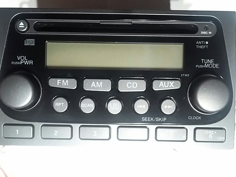 With /Code: Available 2004 2005 2006 Honda Element Radio Receiver CD Player