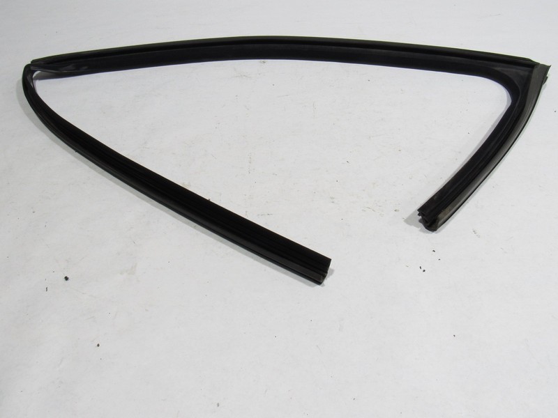 10-20 Bentley Mulsanne 2012 Front Left Driver Door Window Weather Strip Seal @1