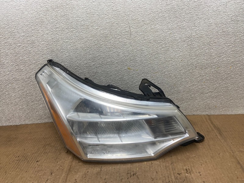 2008 2009 2010 2011 Ford Focus Right Passenger Rh Side Headlight AA6692 DW