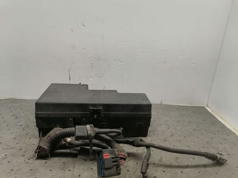 Fuse Box Engine Fits 00-02 DAKOTA 1318655