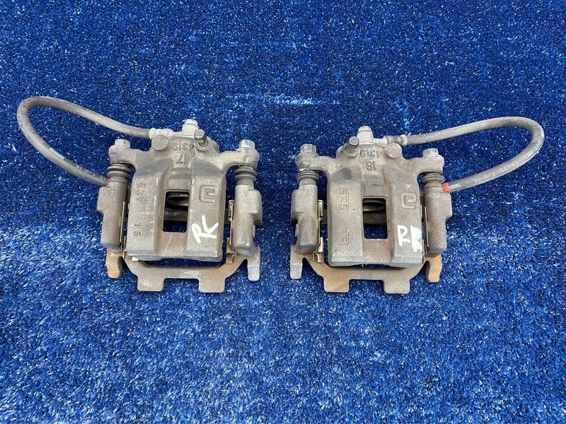 2014–2017 Infiniti Q50 2.0L Rear Brake Caliper Set Left + Right OEM