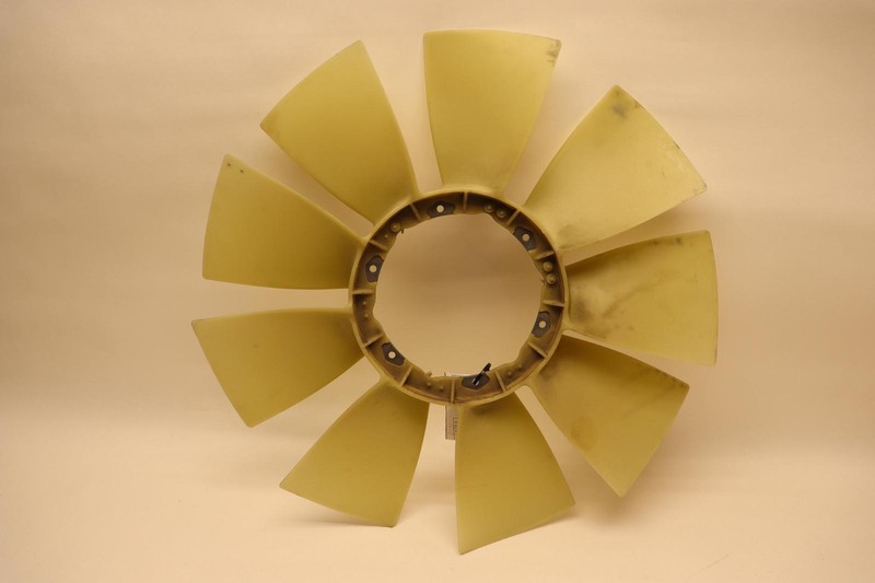 2020-2023 CHEVY SILVERADO 2500HD 6.6L DIESEL ENGINE COOLING FAN BLADE OEM