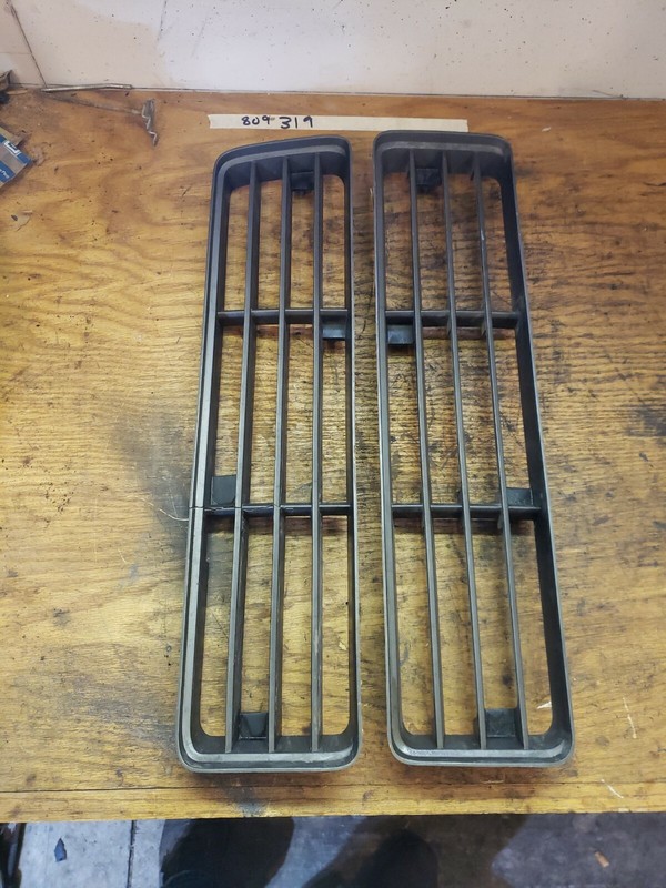 1990-93 OEM CHRYSLER DODGE RAM/RAM CHARGER TRUCK COMPLETE FRONT GRILL INSERTS