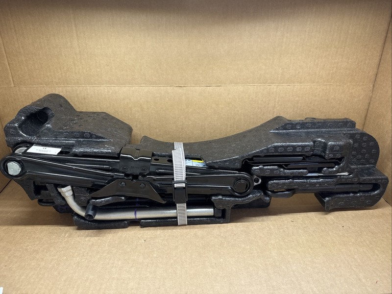 2018-2024 VOLKSWAGEN ATLAS EMERGENCY SPARE TIRE WHEEL JACK LIFT TOOLS BAG OEM